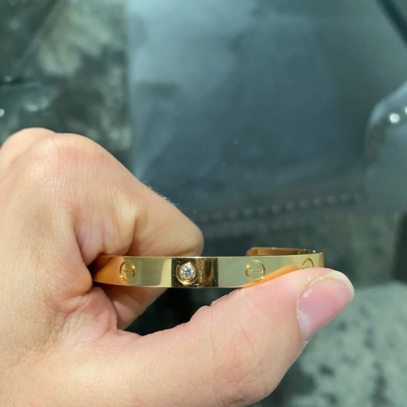 Cartier love cuff bracelet in yellow gold with one diamond - Picture 7 of 13